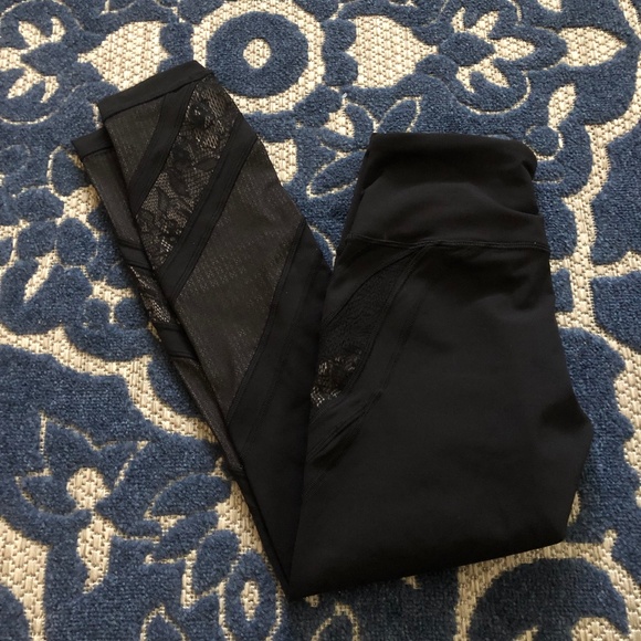 Lululemon Leggings Lace - Picture 1 of 9